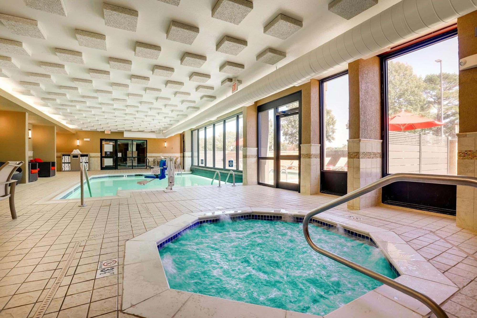 Drury Inn & Suites Charlotte University Place Экстерьер фото