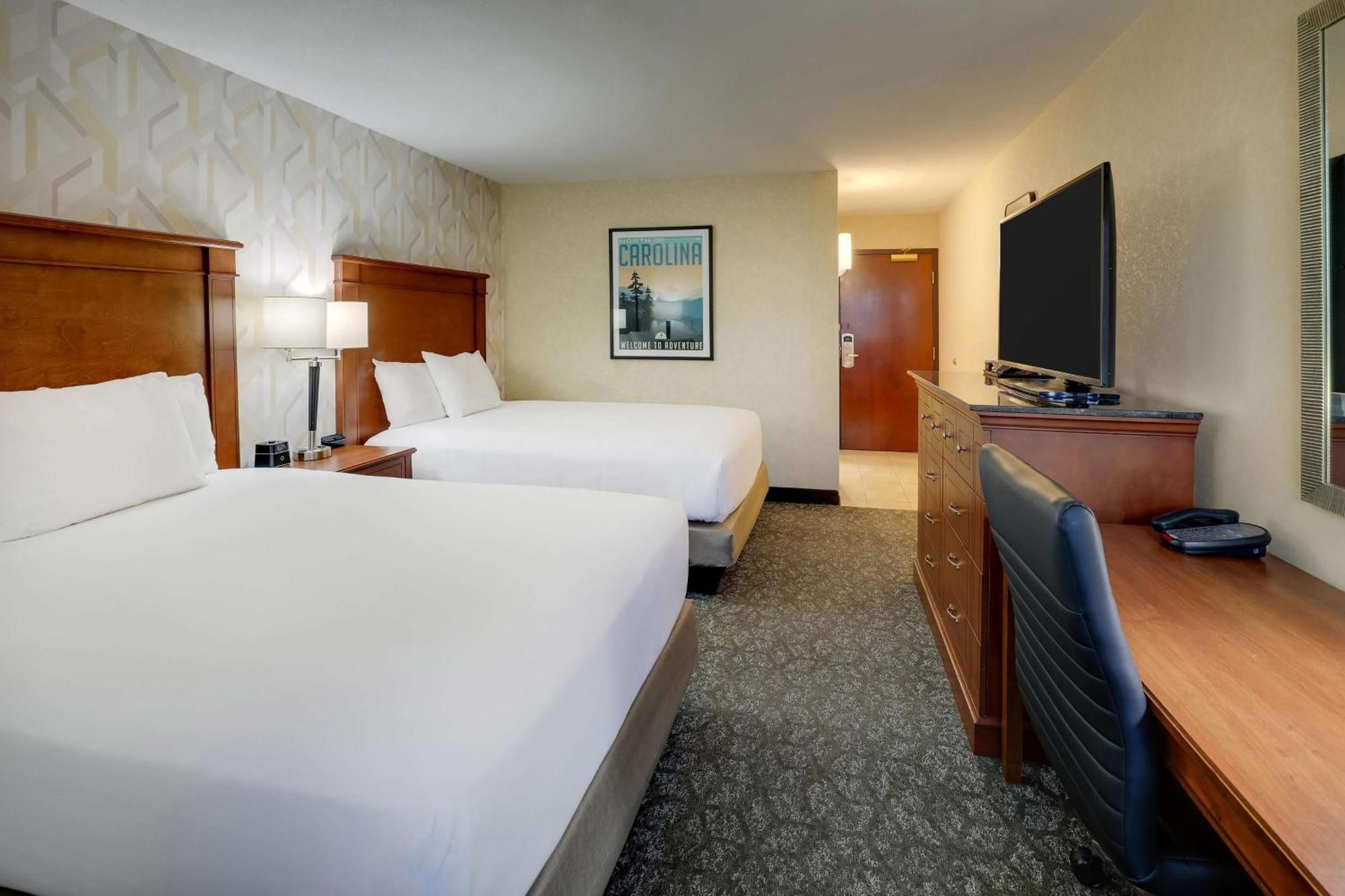 Drury Inn & Suites Charlotte University Place Экстерьер фото