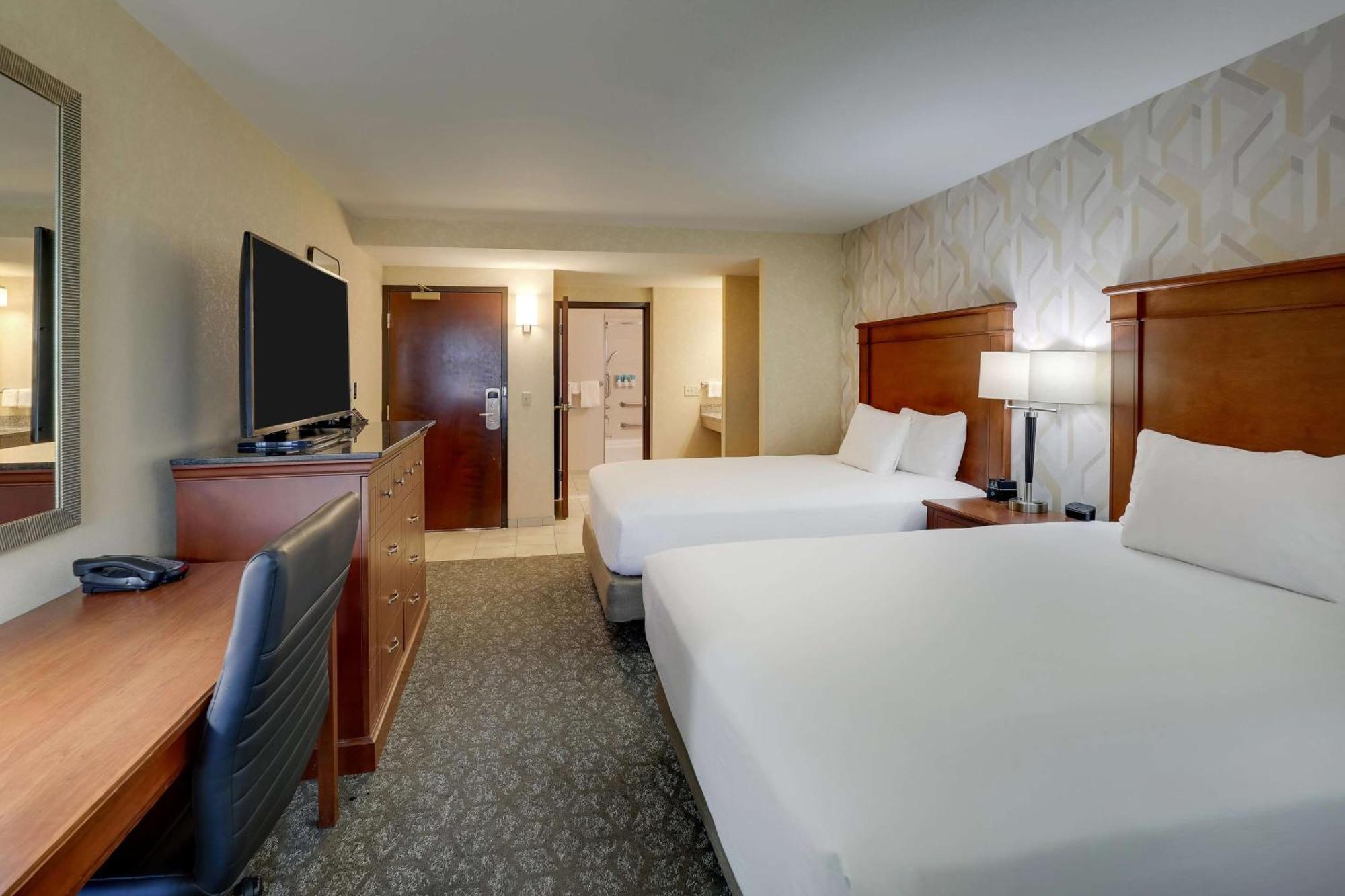 Drury Inn & Suites Charlotte University Place Экстерьер фото