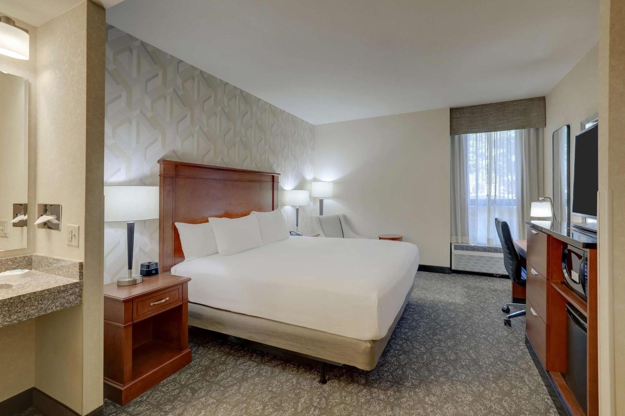 Drury Inn & Suites Charlotte University Place Экстерьер фото