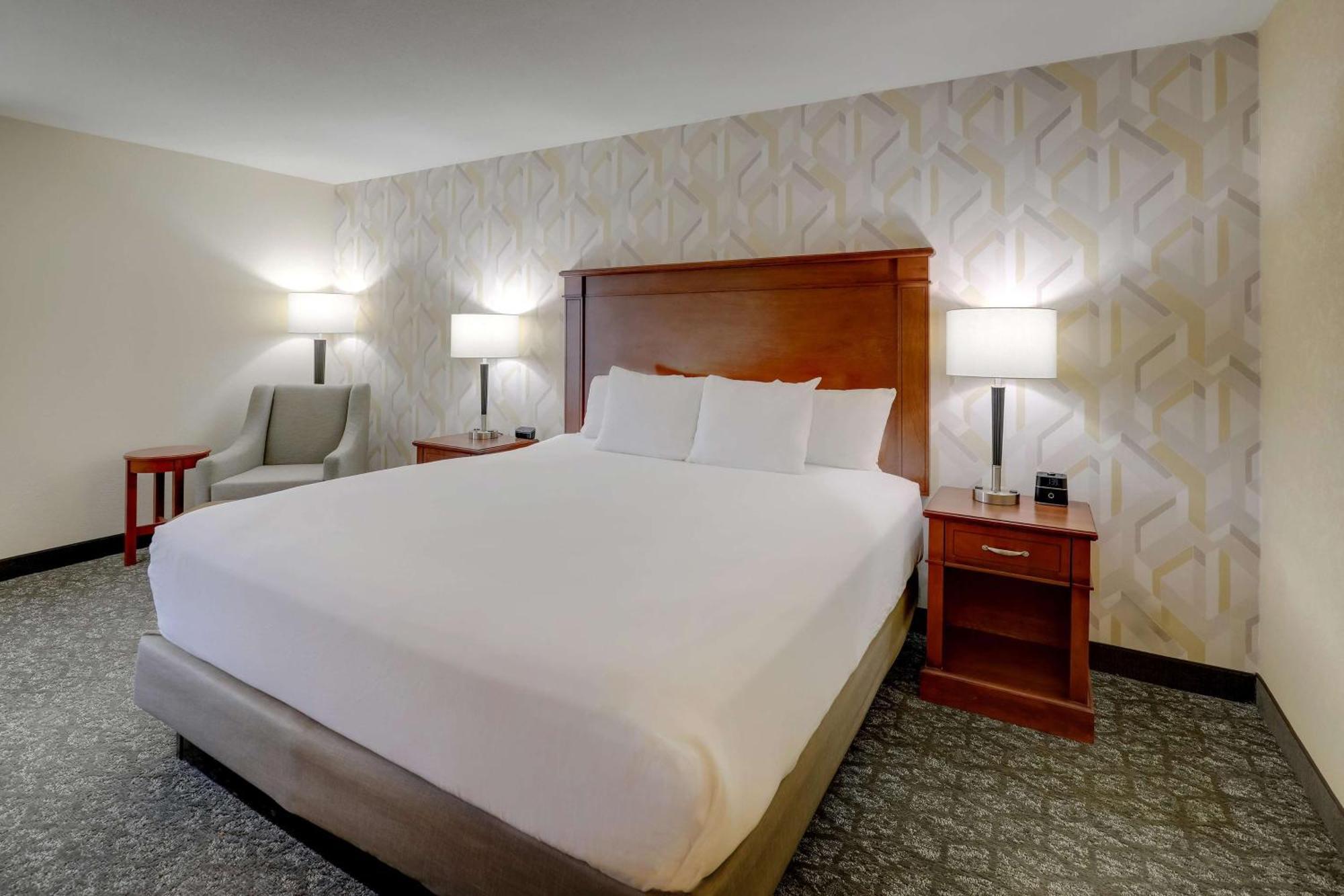 Drury Inn & Suites Charlotte University Place Экстерьер фото