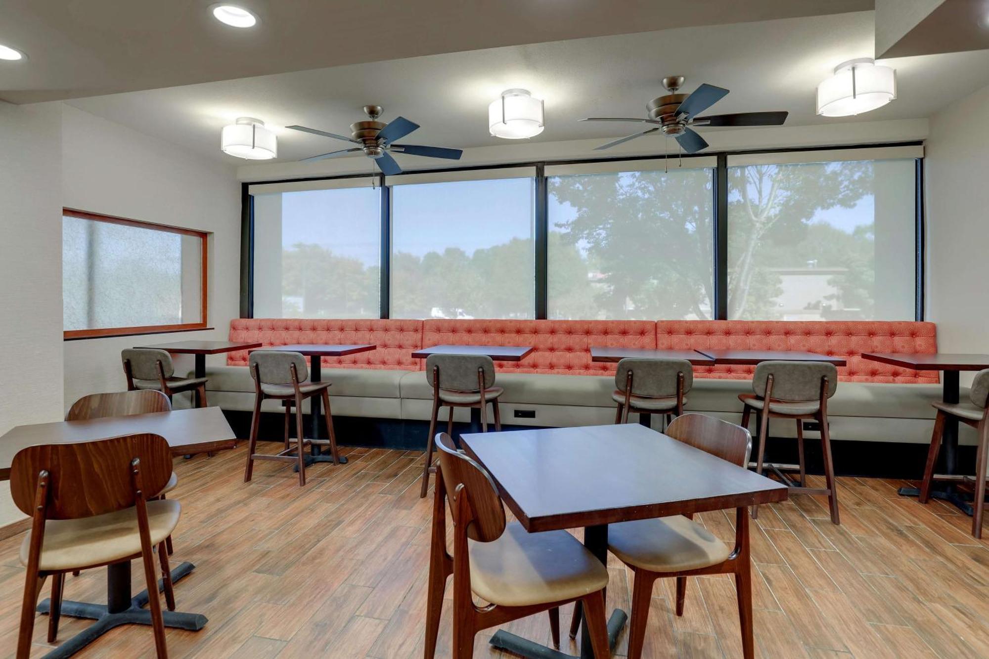 Drury Inn & Suites Charlotte University Place Экстерьер фото