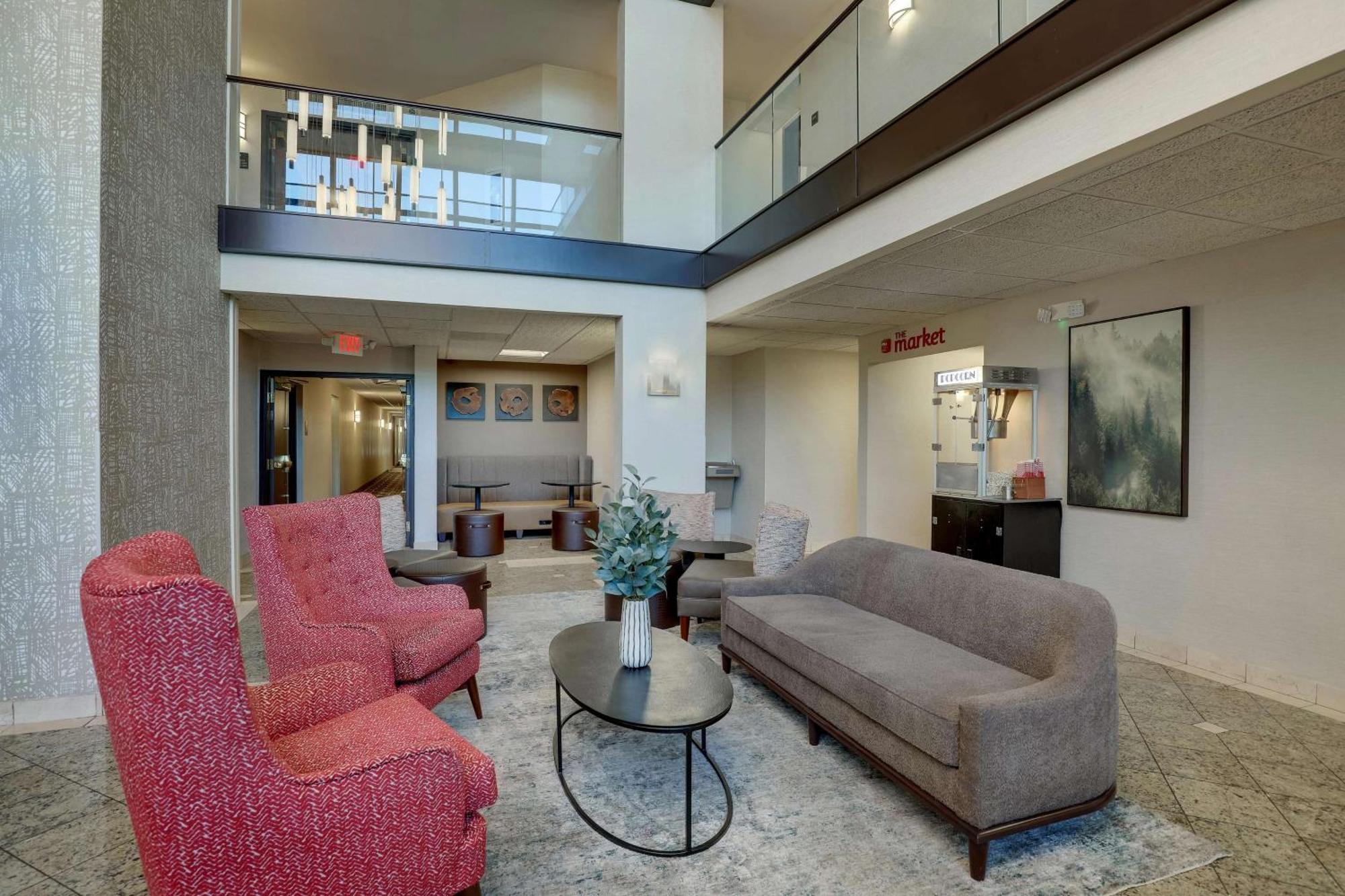 Drury Inn & Suites Charlotte University Place Экстерьер фото