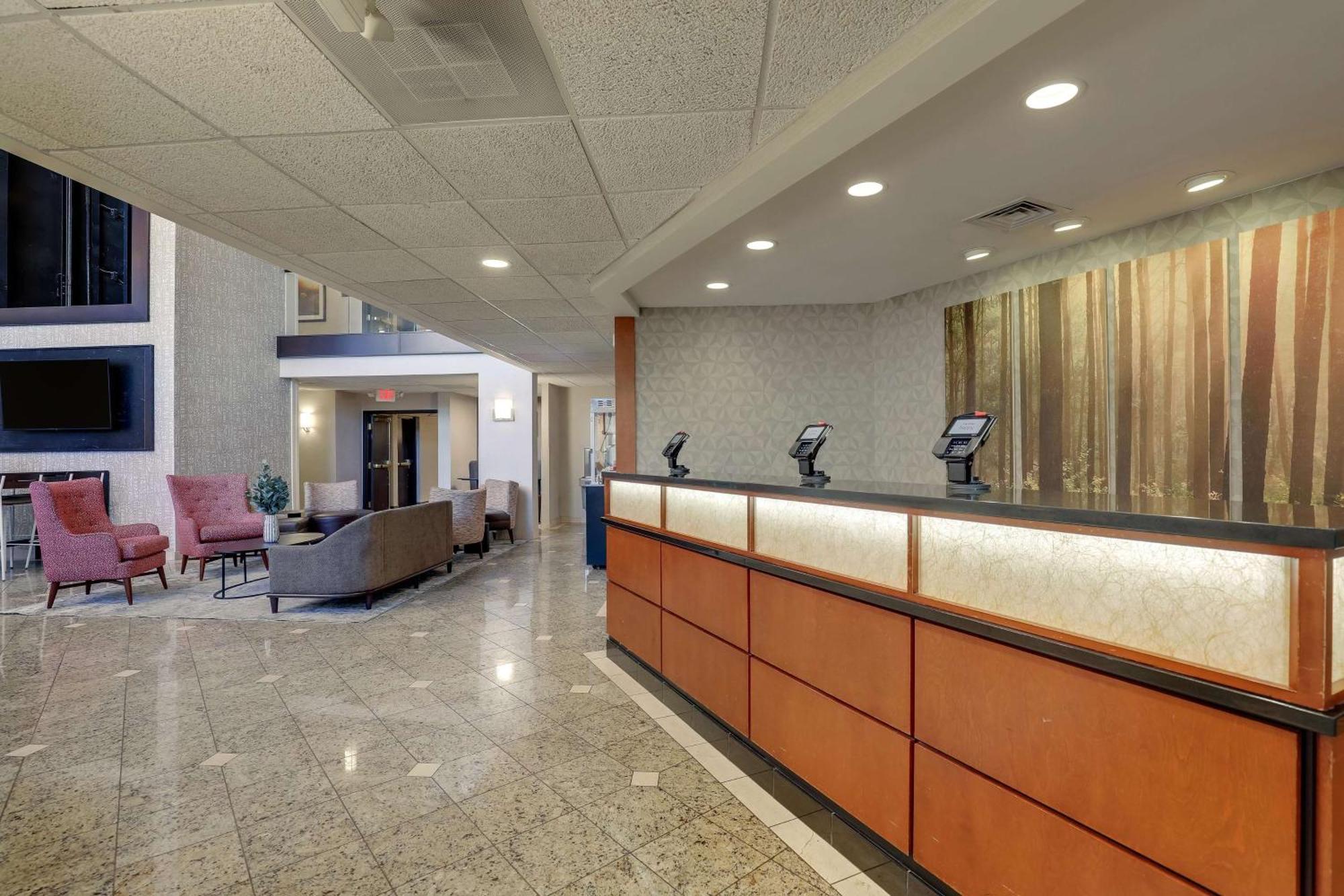 Drury Inn & Suites Charlotte University Place Экстерьер фото